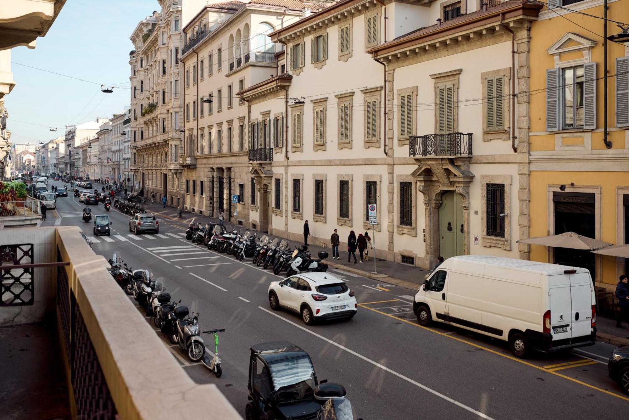 Appartement Corso Venezia View With Private Balcony - Corso Venezia Milaan